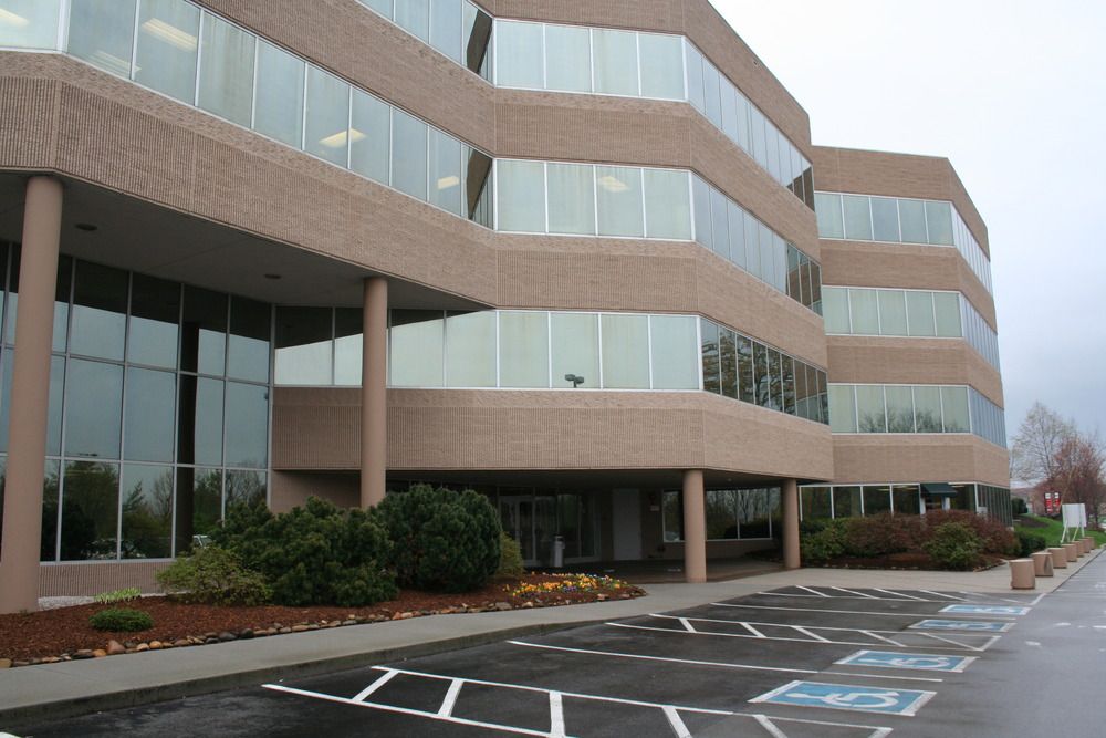 The Pinnacle Building: 412 N. Cedar Bluff Road, Knoxville, TN 37923